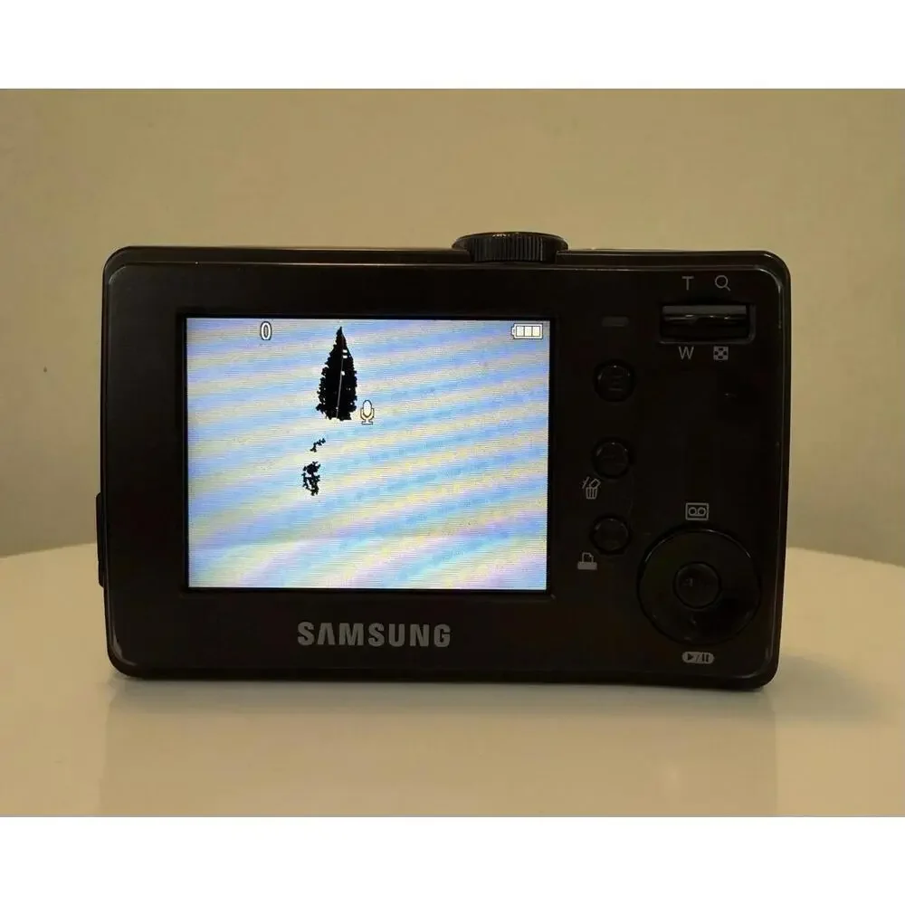 Samsung S630 Compact Digital Camera 6.0 Mega Pixels Point & Shoot Works Bad LCD